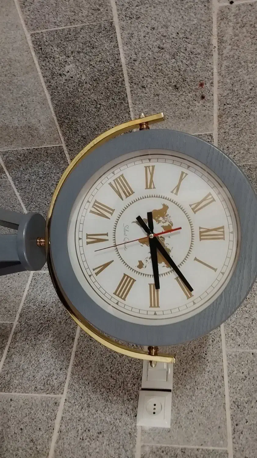 ساعت پایه دار|ساعت دیواری و تزئینی|تربت جام, بیست متری منبع آب|دیوار