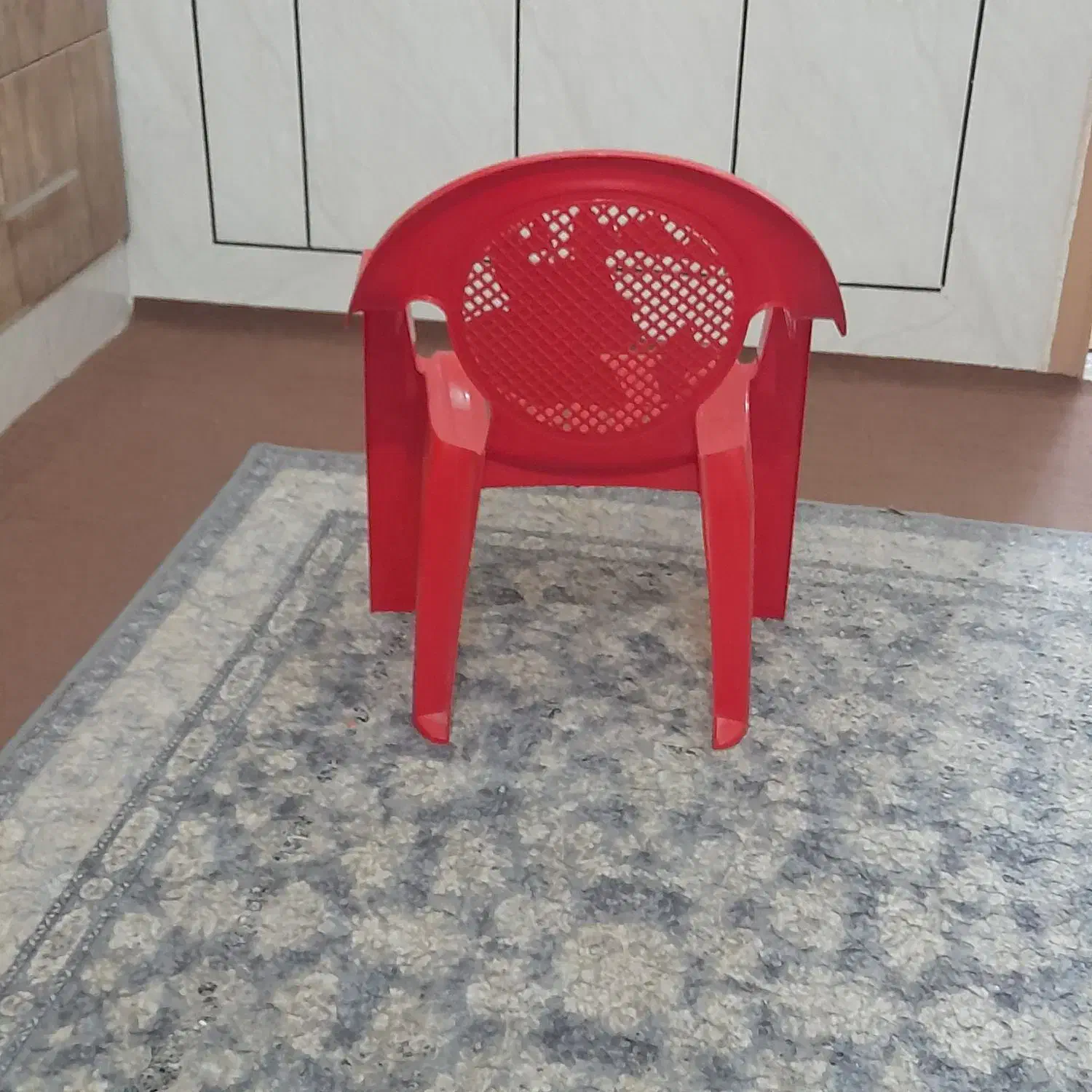 صندلی بچه|تخت و صندلی بچه|نجف‌آباد, صالح آباد|دیوار