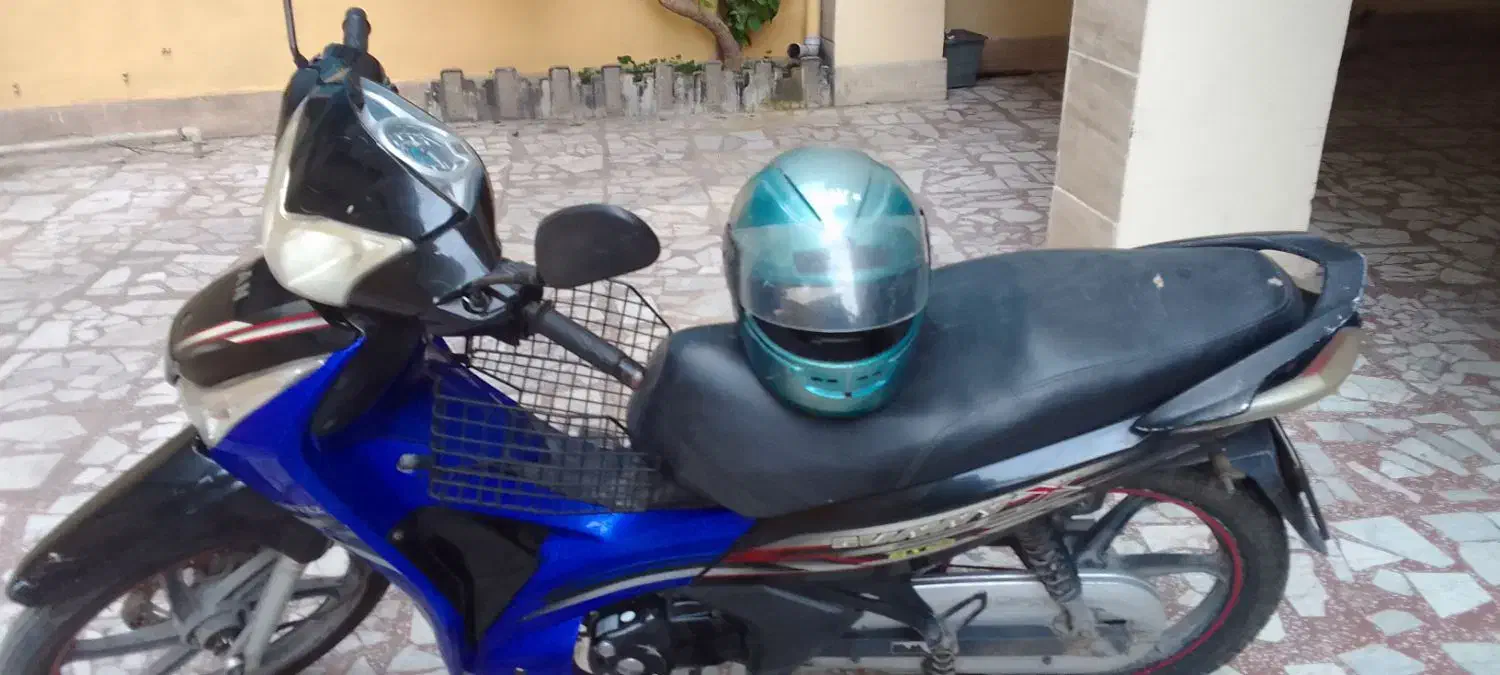 ویو|موتورسیکلت|رشت, فلسطین|دیوار