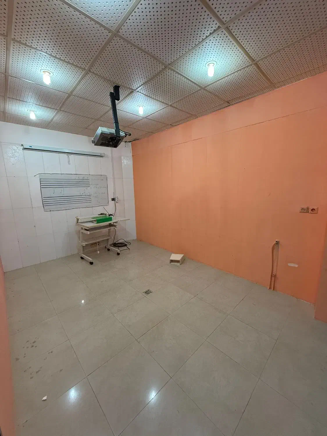 اجاره زیر زمین تجاری|اجارهٔ مغازه و غرفه|مهاباد (آذربایجان غربی), |دیوار