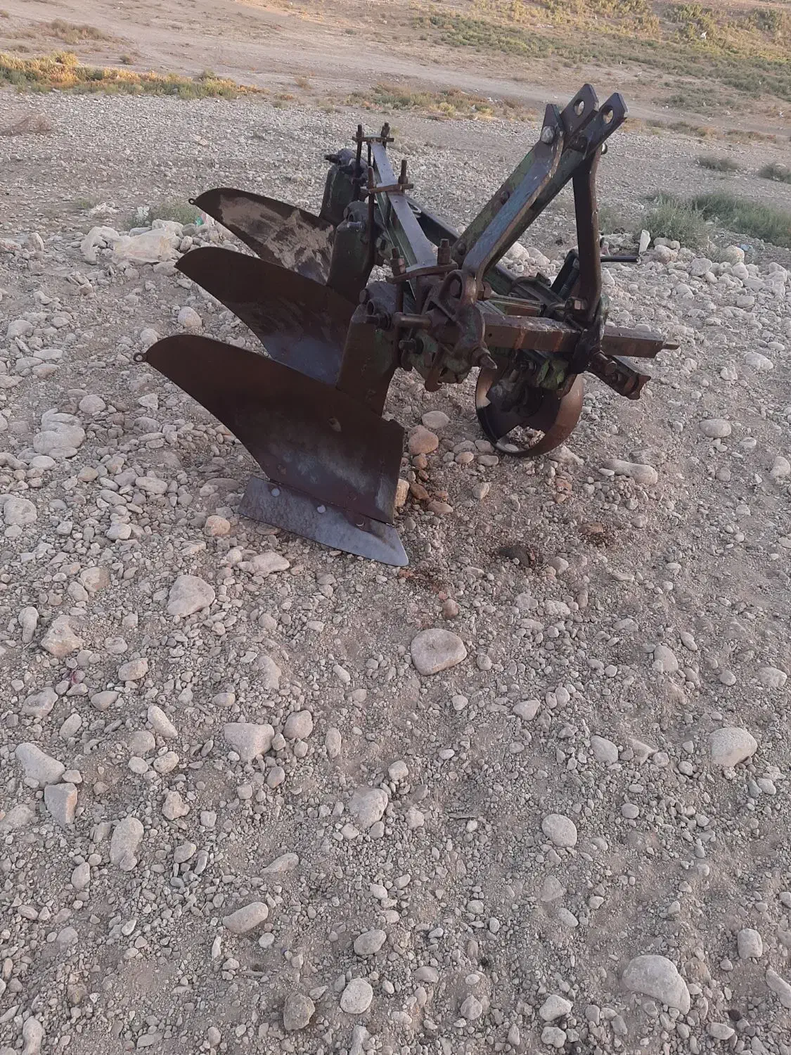 گاوآهن|ماشین‌آلات صنعتی|فامنین, |دیوار