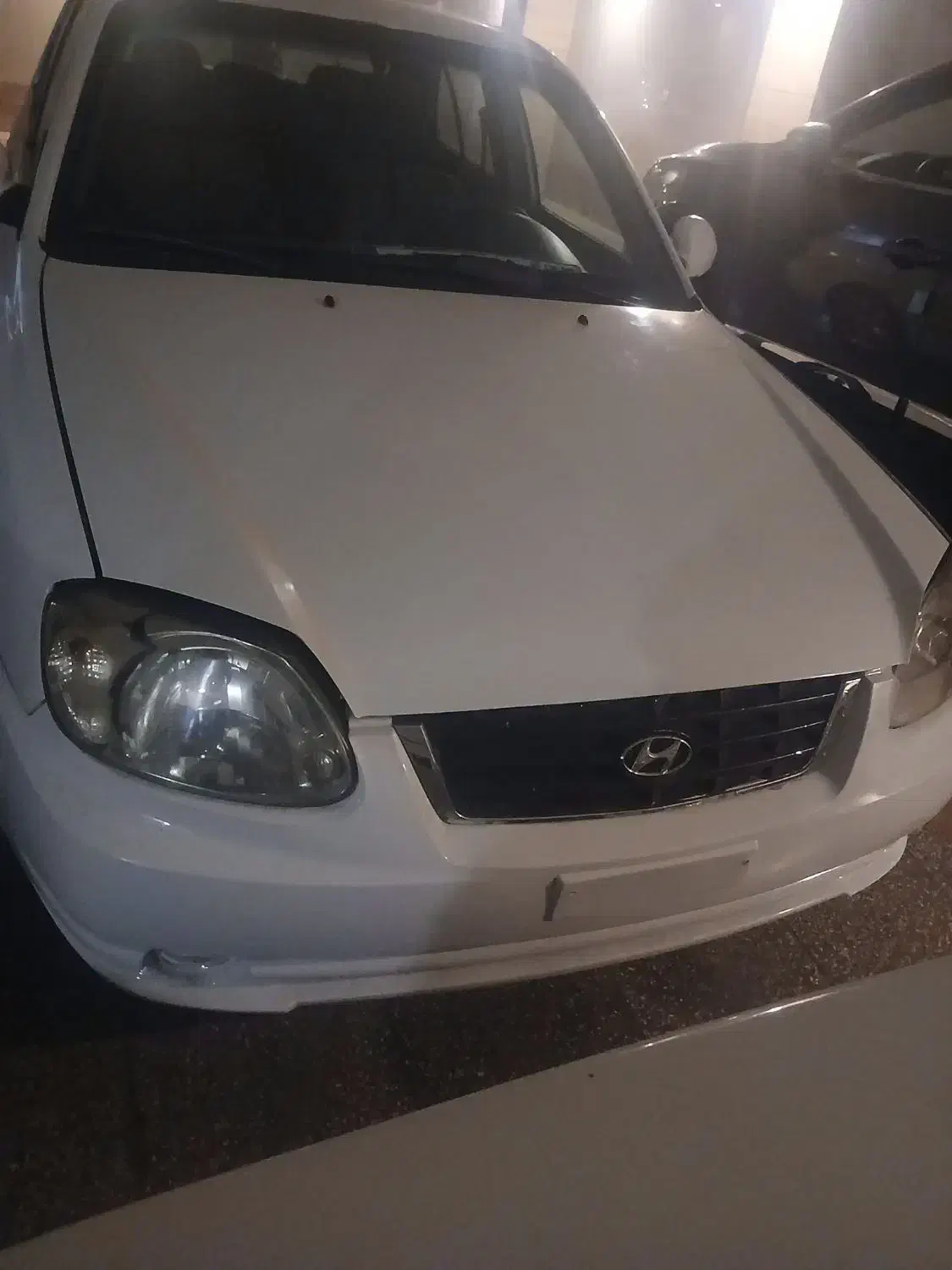 هیوندا ورنا اتوماتیک رنگ سفید|خودرو سواری و وانت|اصفهان, خواجو|دیوار