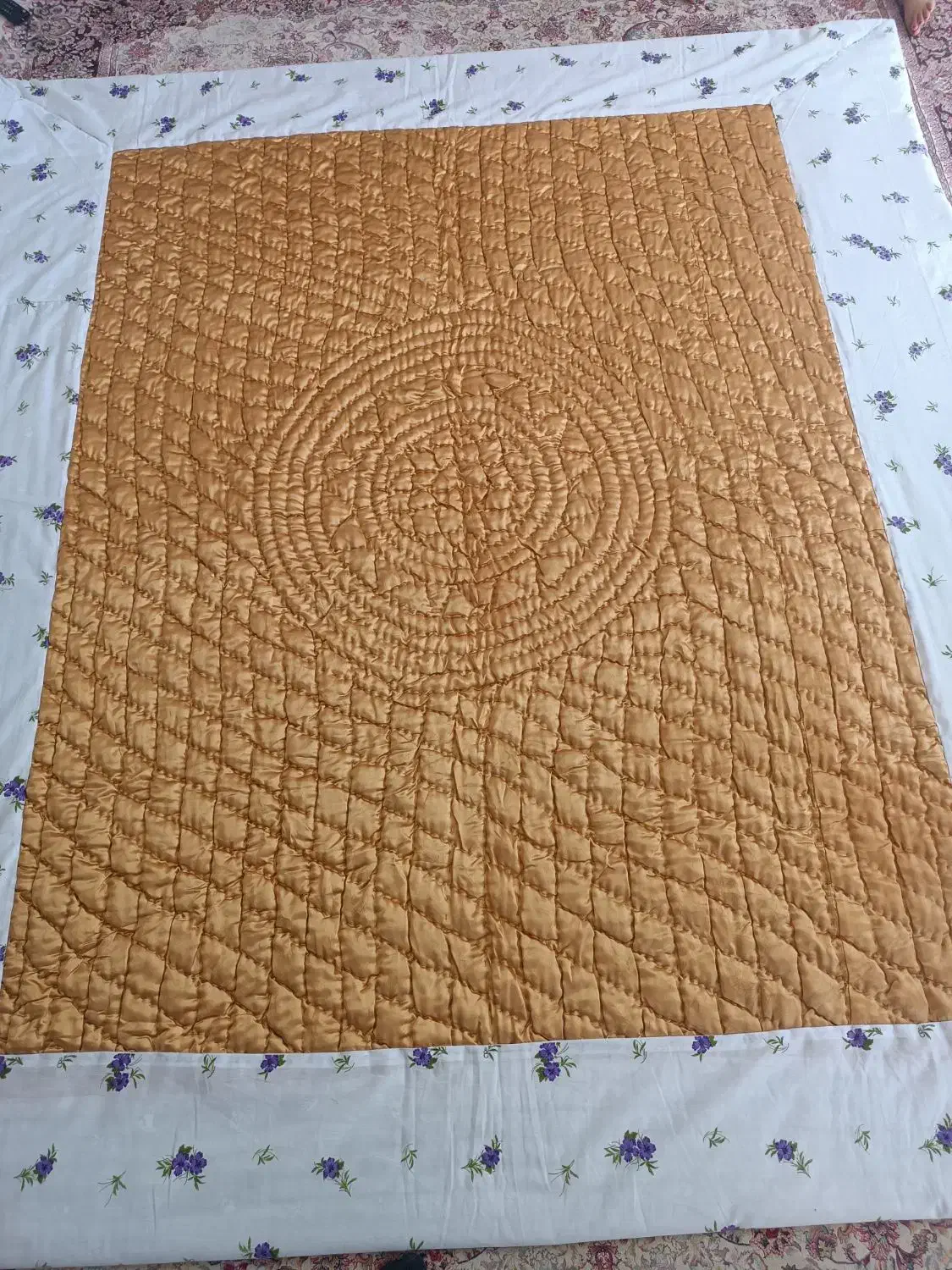 لحاف نو|رختخواب، بالش، پتو|باغ حلی, |دیوار