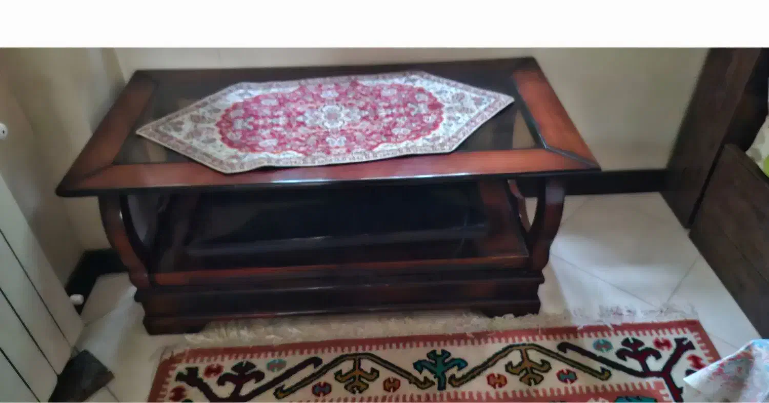مبل ۸نفره ومیزجلومبلی|مبلمان خانگی و میز عسلی|اصفهان, هزارجریب|دیوار