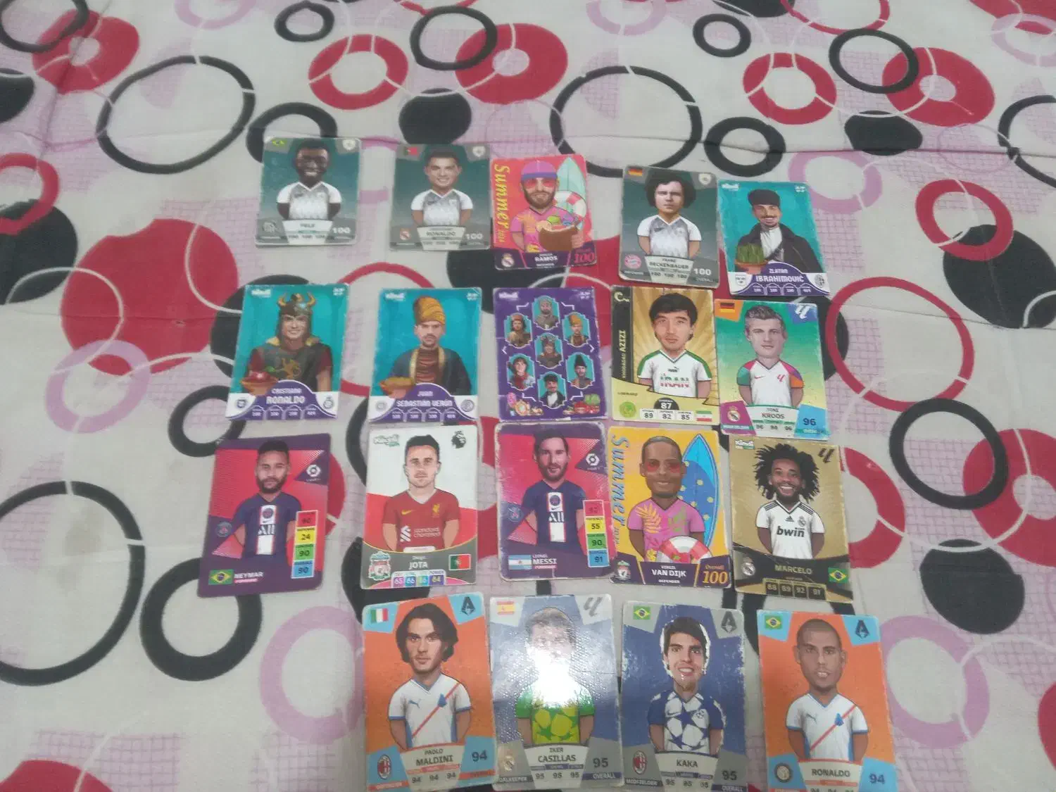 کیمدی|اسباببازی|مرودشت, کناره|دیوار