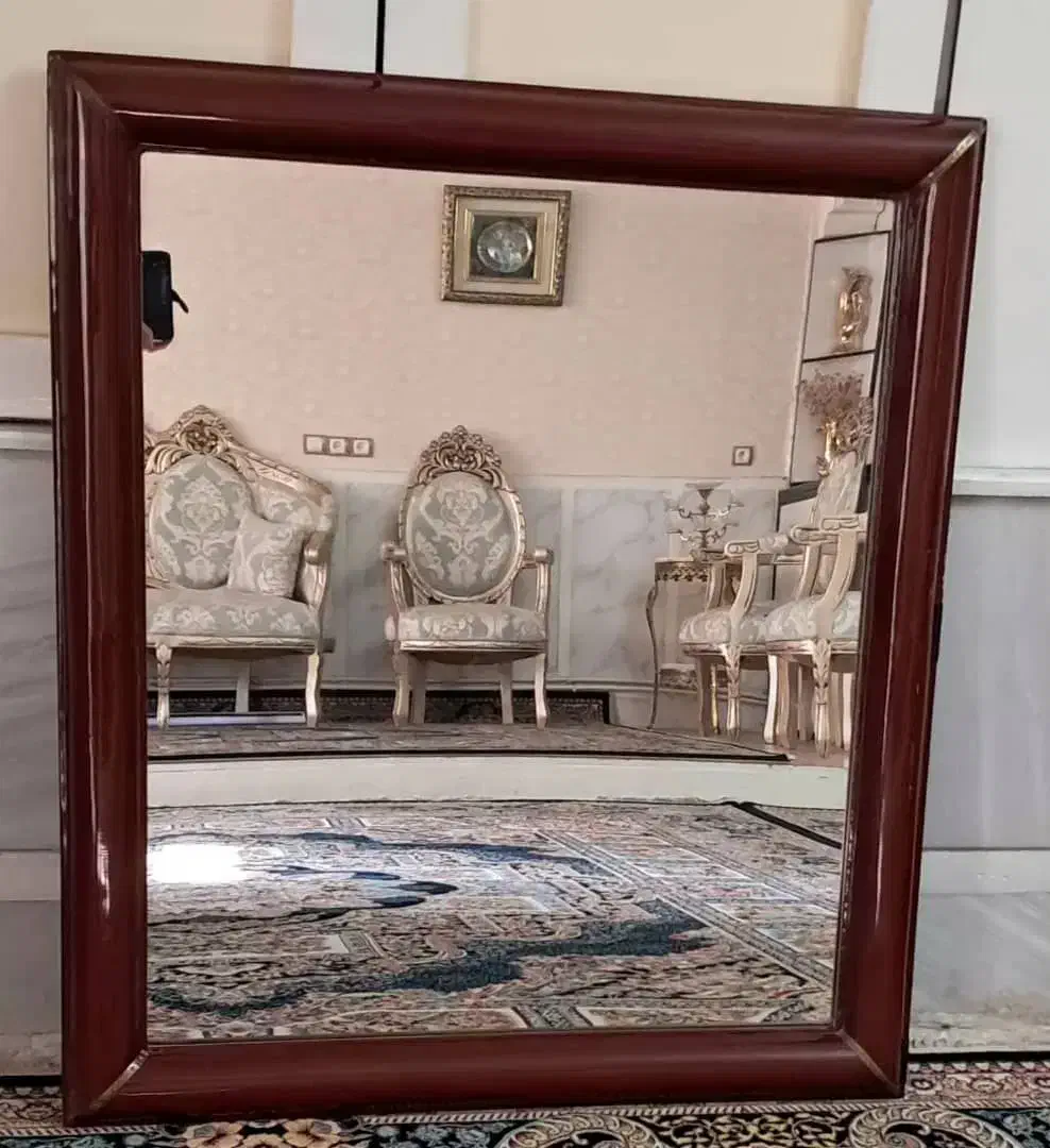 آینه|آینه|خرم‌آباد, |دیوار