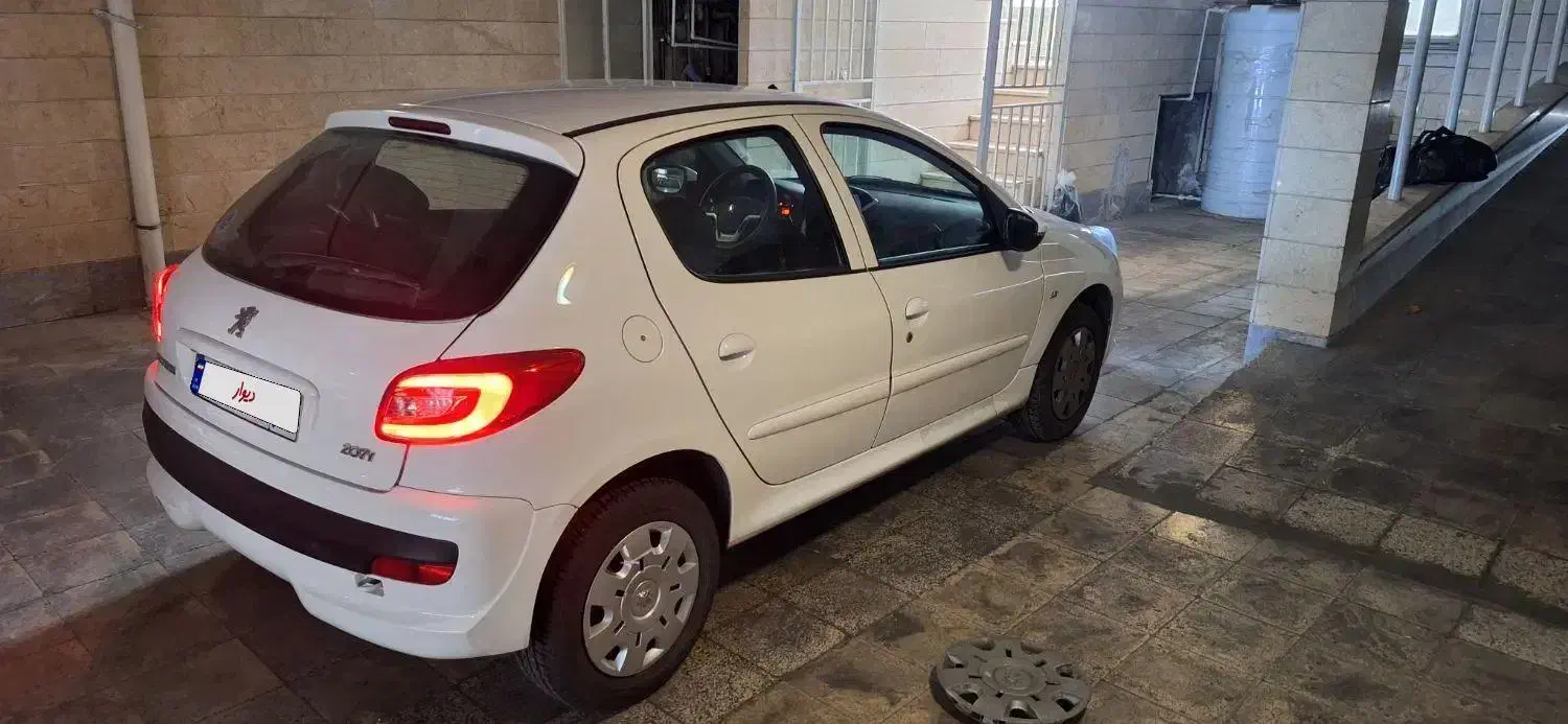 207 Tu5 سقف فلز|خودرو سواری و وانت|تهران, شهرآرا|دیوار