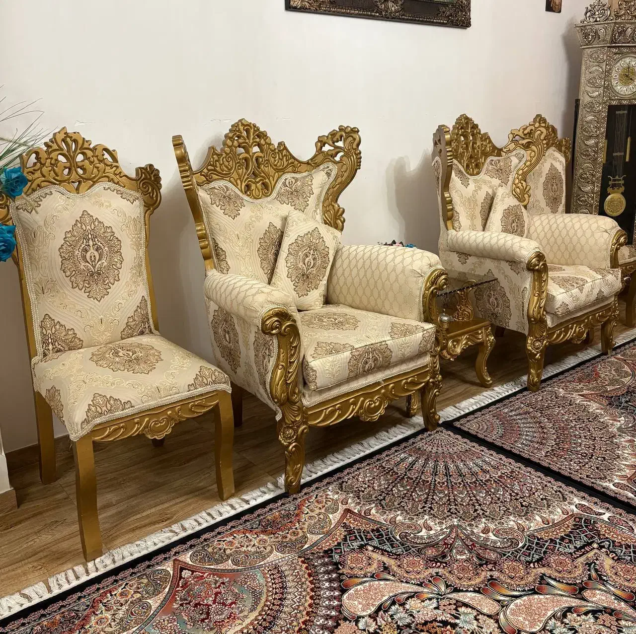 یک دست مبل ۹ نفره|مبلمان خانگی و میز عسلی|رشت, حمیدیان|دیوار