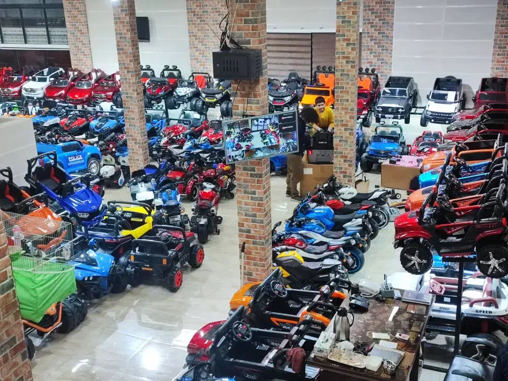 ماشین شارژی|اسباب‌بازی بچه|کرمانشاه, |دیوار