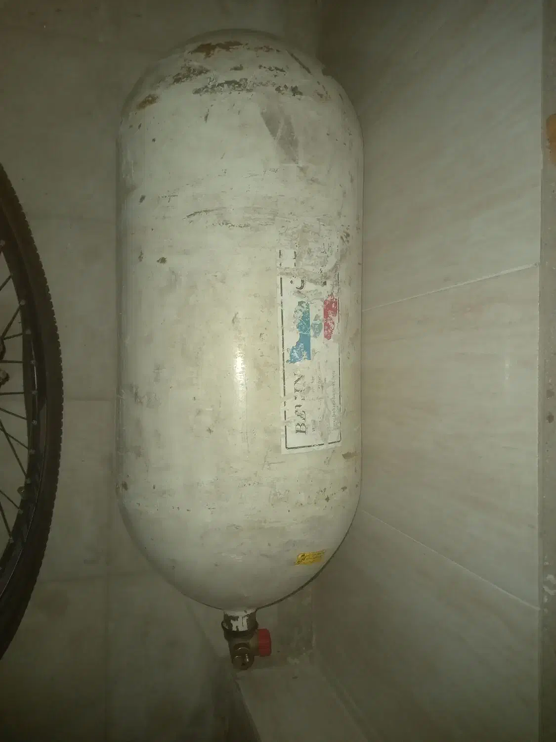 مخزن سی ان جی پرایدی|قطعات یدکی و لوازم جانبی|فسا, |دیوار