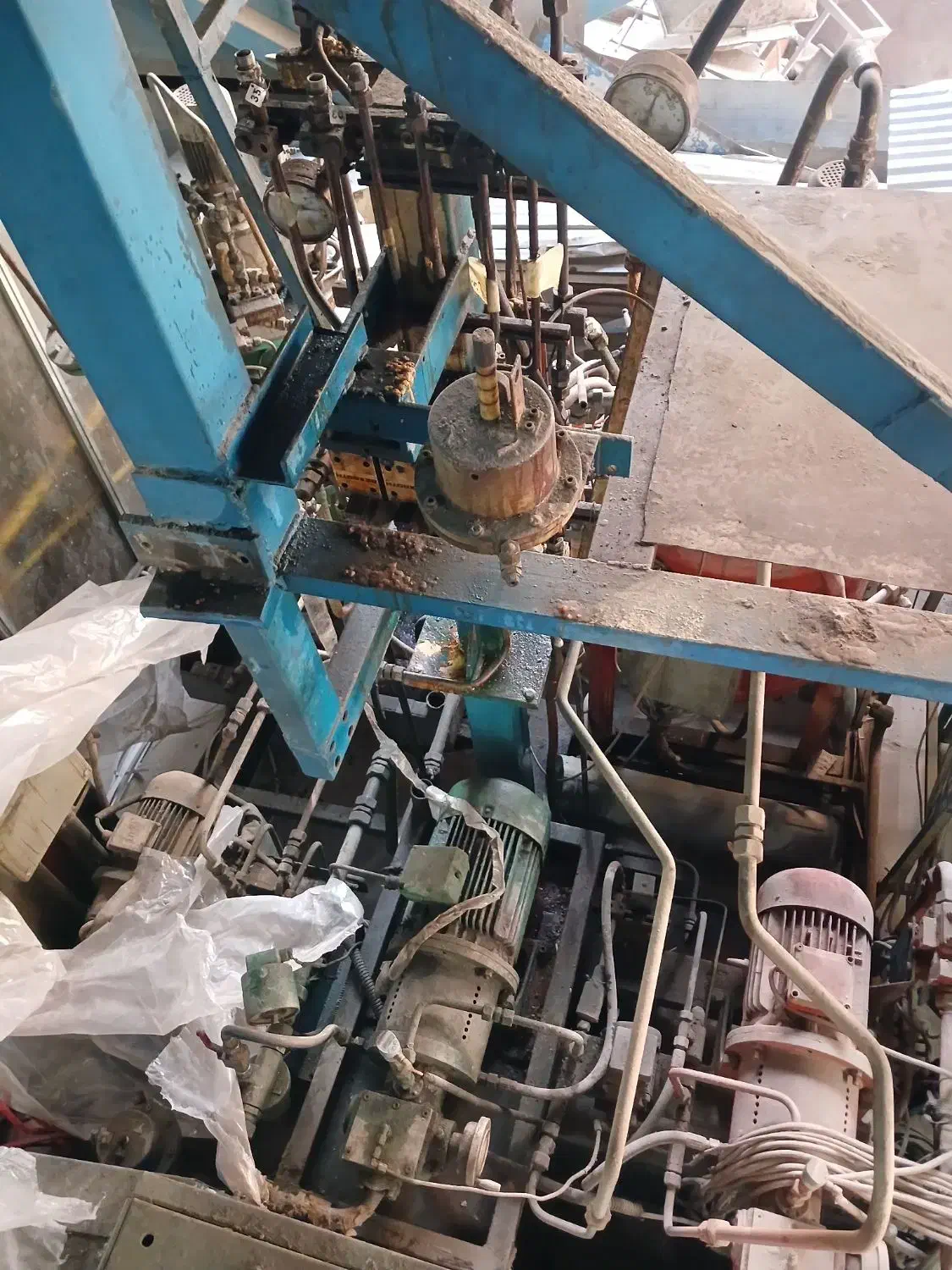 دستگاه تزریق فوم|ماشین‌آلات صنعتی|تهران, شهرک استقلال|دیوار