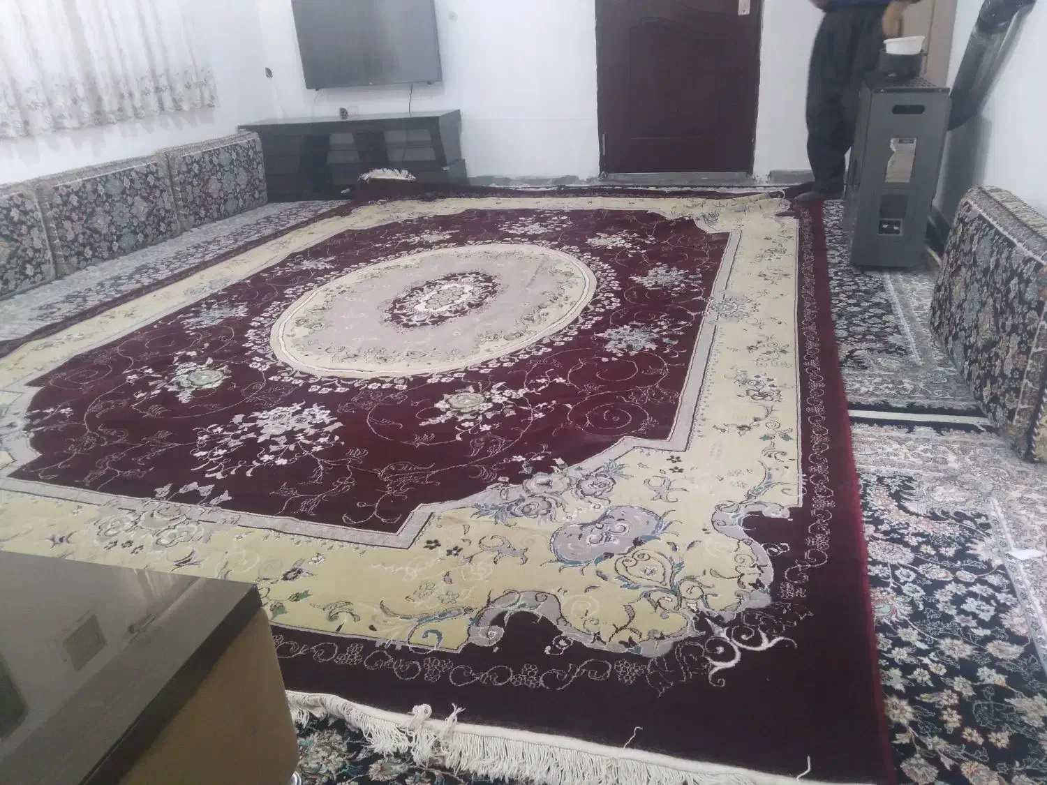 فرش کارکرده بدون عیب ۳ در ۴|فرش|سنندج, |دیوار