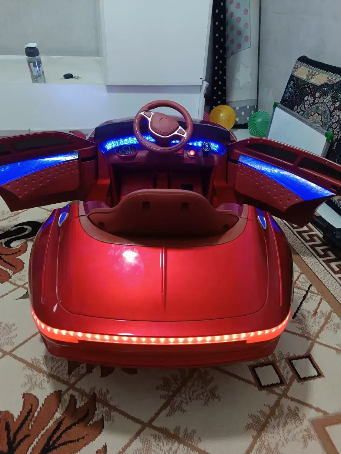 ماشین شارژی ۴ موتوره بنز میباخ|اسباب‌‌بازی|لنگرود, |دیوار