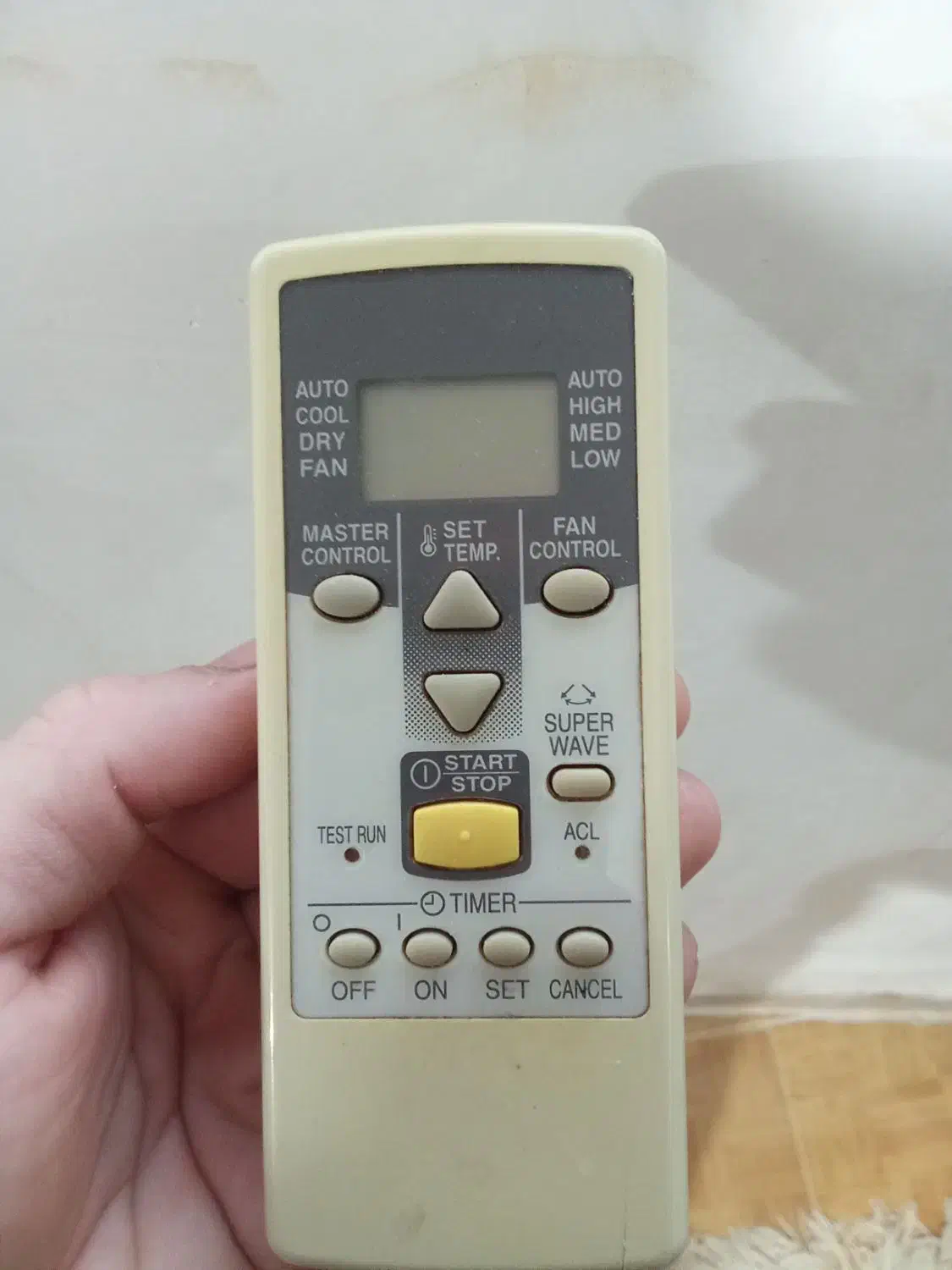 کولر پنجره ای اوجنرل اصلی با کنترل|کولر گازی و فنکوئل|تولم شهر, |دیوار