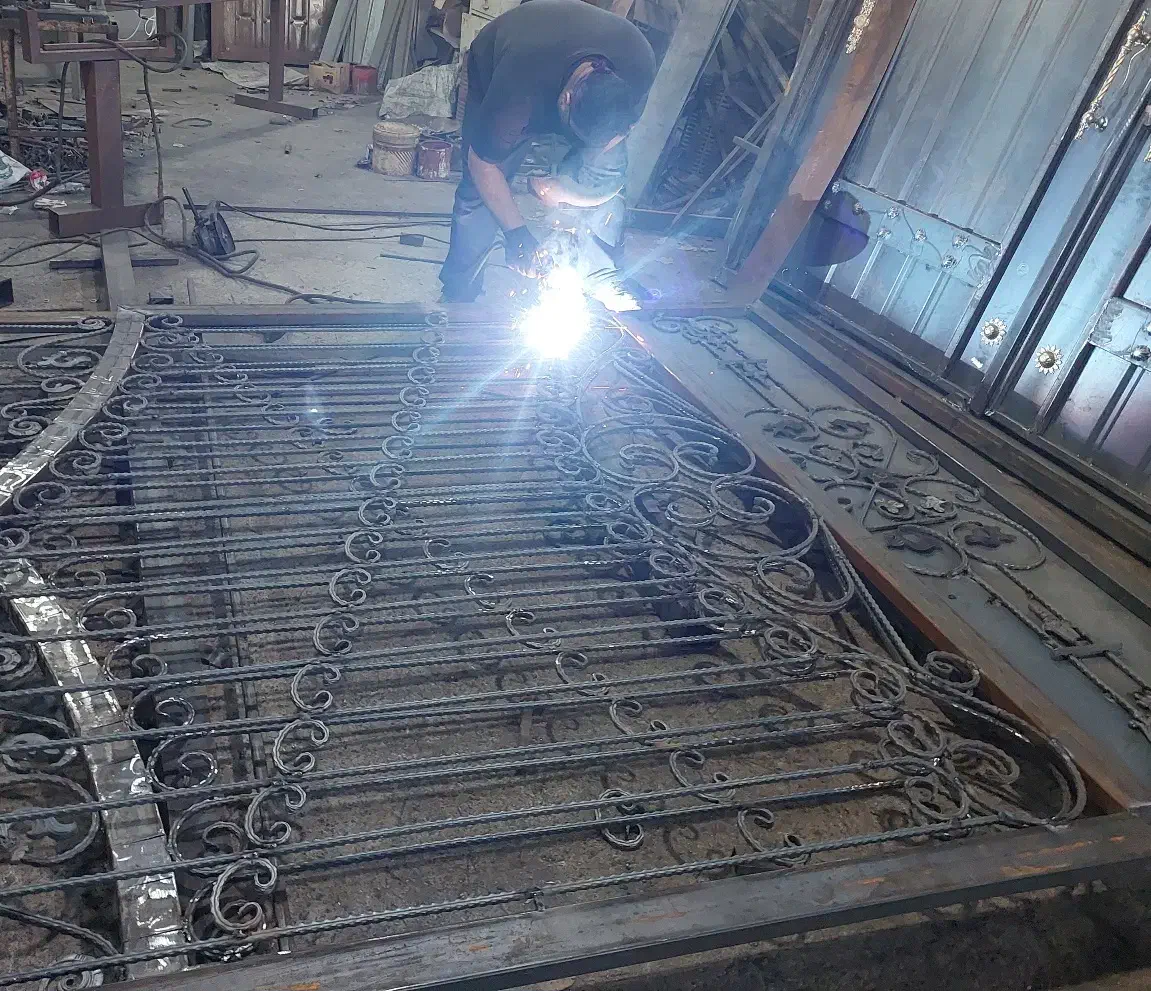 جوشکاری / جوشکاری سیار|خدمات پیشه و مهارت|شهرکرد, |دیوار