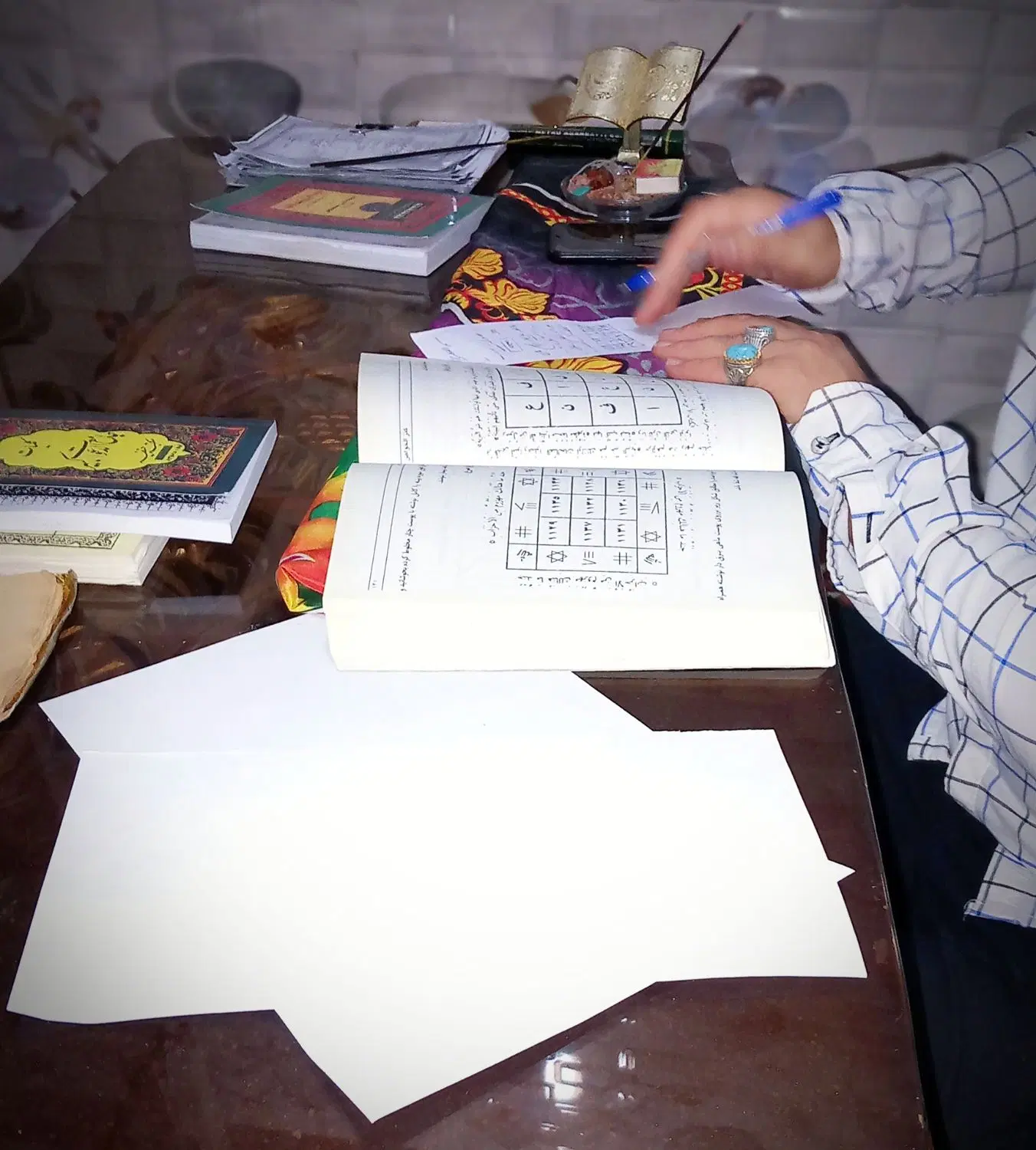 کتاب دعا|کتاب و مجله مذهبی|ایوان, |دیوار