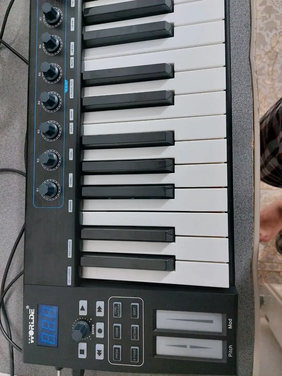 میدی کنترلر|پیانو، کیبورد، آکاردئون|صحنه, |دیوار