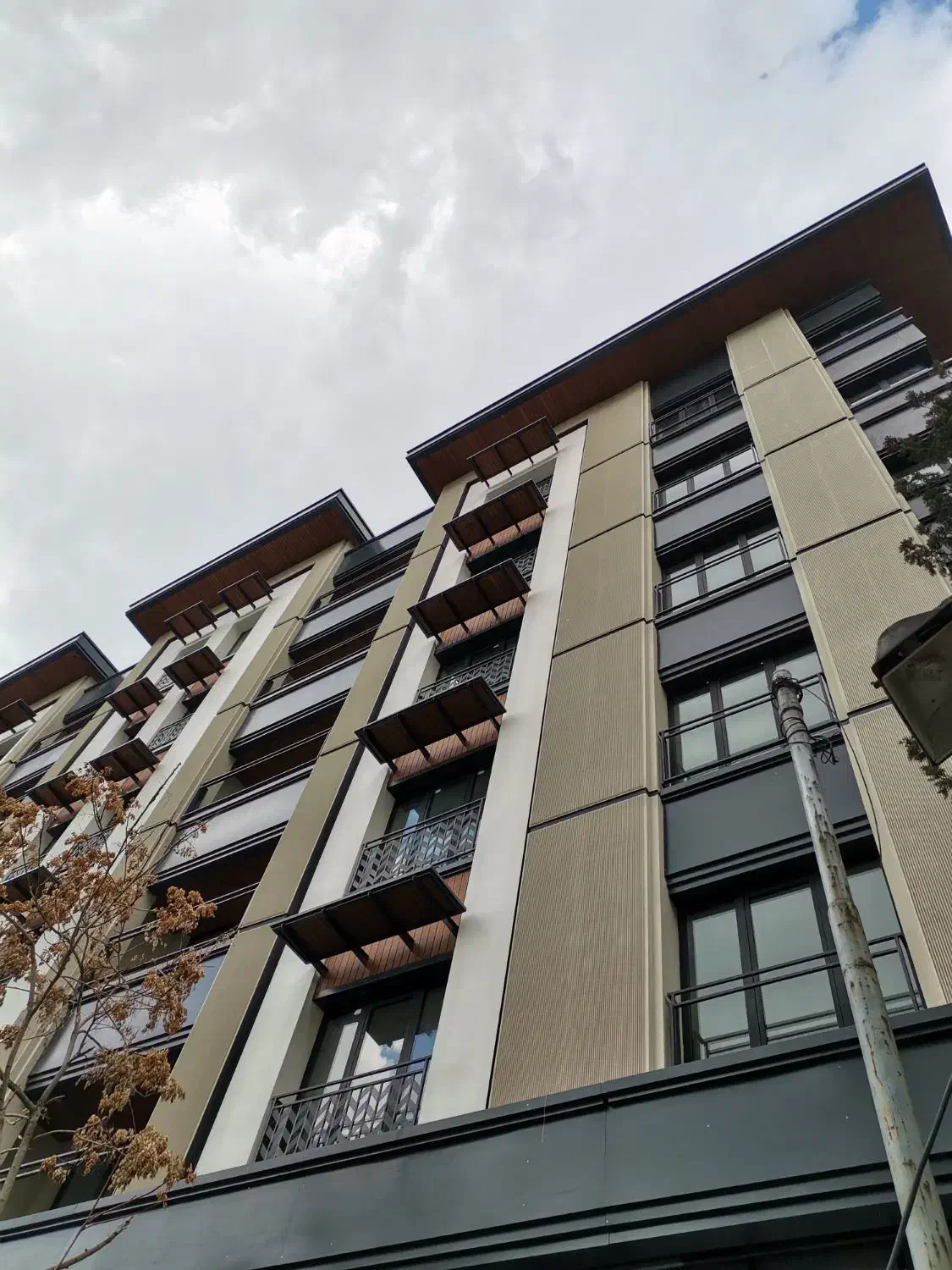 کامرانیه شمالی 135 متر