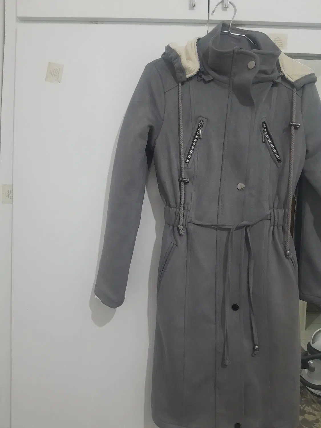 پالتونو|لباس|مشهد, فدک|دیوار