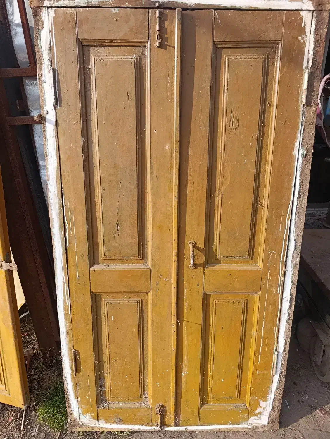 درب چوبی قدیمی دولنگه|کلکسیون اشیاء عتیقه|لنگرود, |دیوار