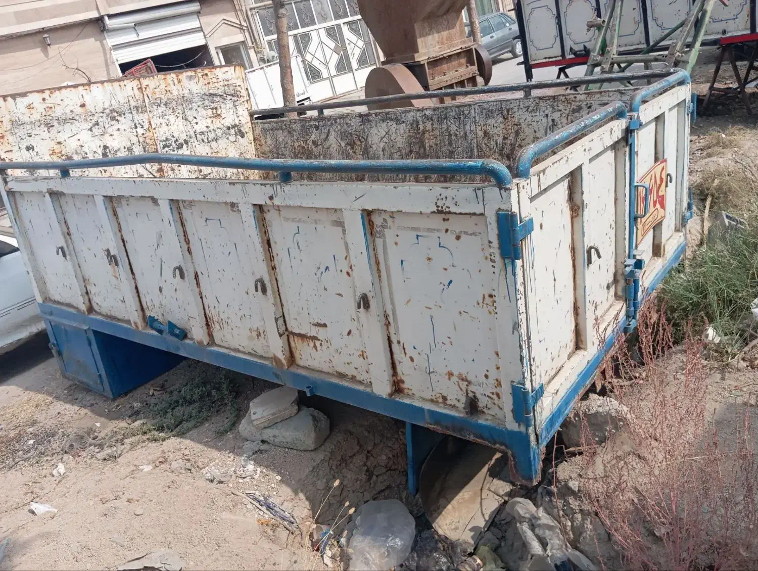 اتاق ایسوزو|ماشین‌آلات صنعتی|آشخانه, |دیوار