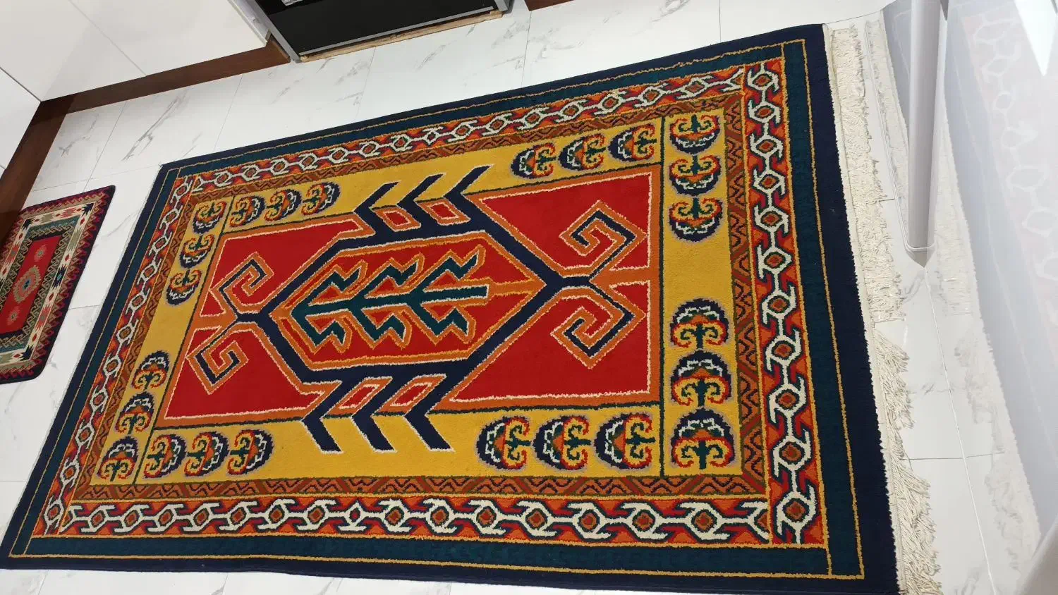 گلیم فرش در حد نو نو|گلیم، جاجیم، گبه|بروجرد, |دیوار