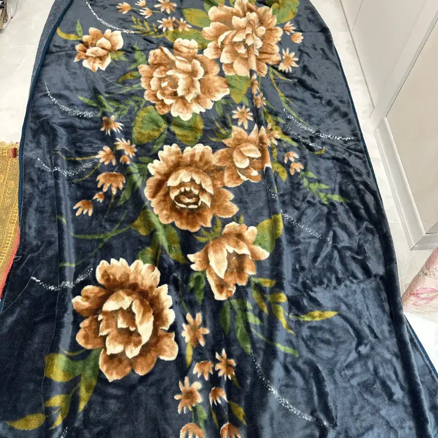 پتو گلبافت|رختخواب، بالش، پتو|کیش, |دیوار