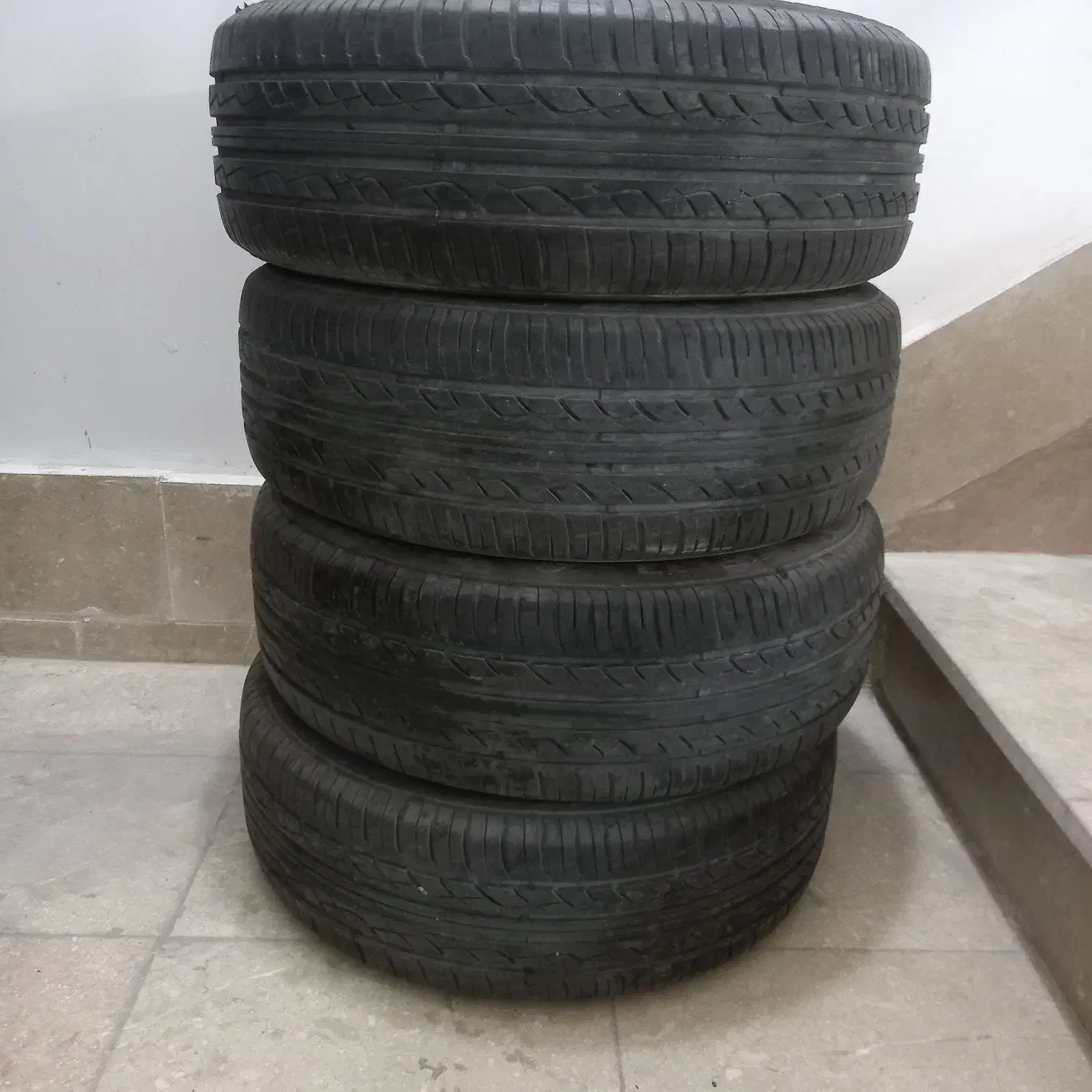 ۴ حلقه لاستیک ۱۹۵/۶۰/۱۵ کویر تایر|قطعات یدکی و لوازم جانبی|مشهد, حسین‌آباد|دیوار