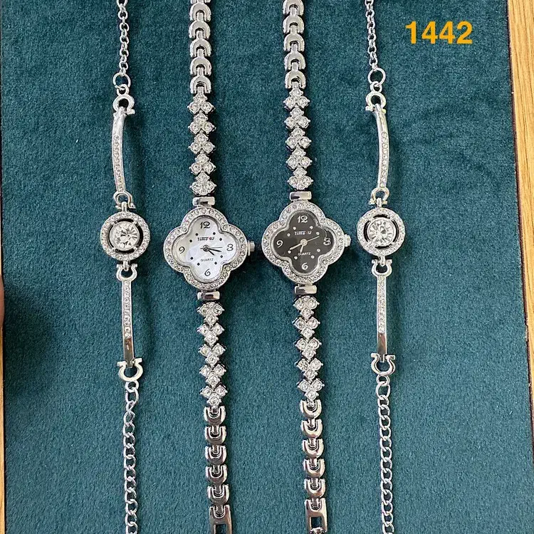 ساعت زنانه مجلسی به همرا دستبند مجلسی|ساعت|مشهد, جاهد شهر|دیوار