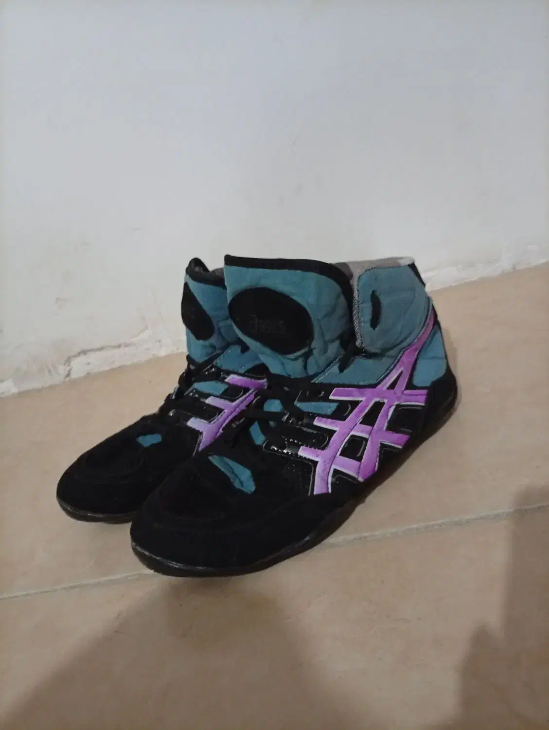 کفش کشتی سایز 40..41|کیف، کفش، کمربند|هشتگرد, فاز ۷ مهستان|دیوار