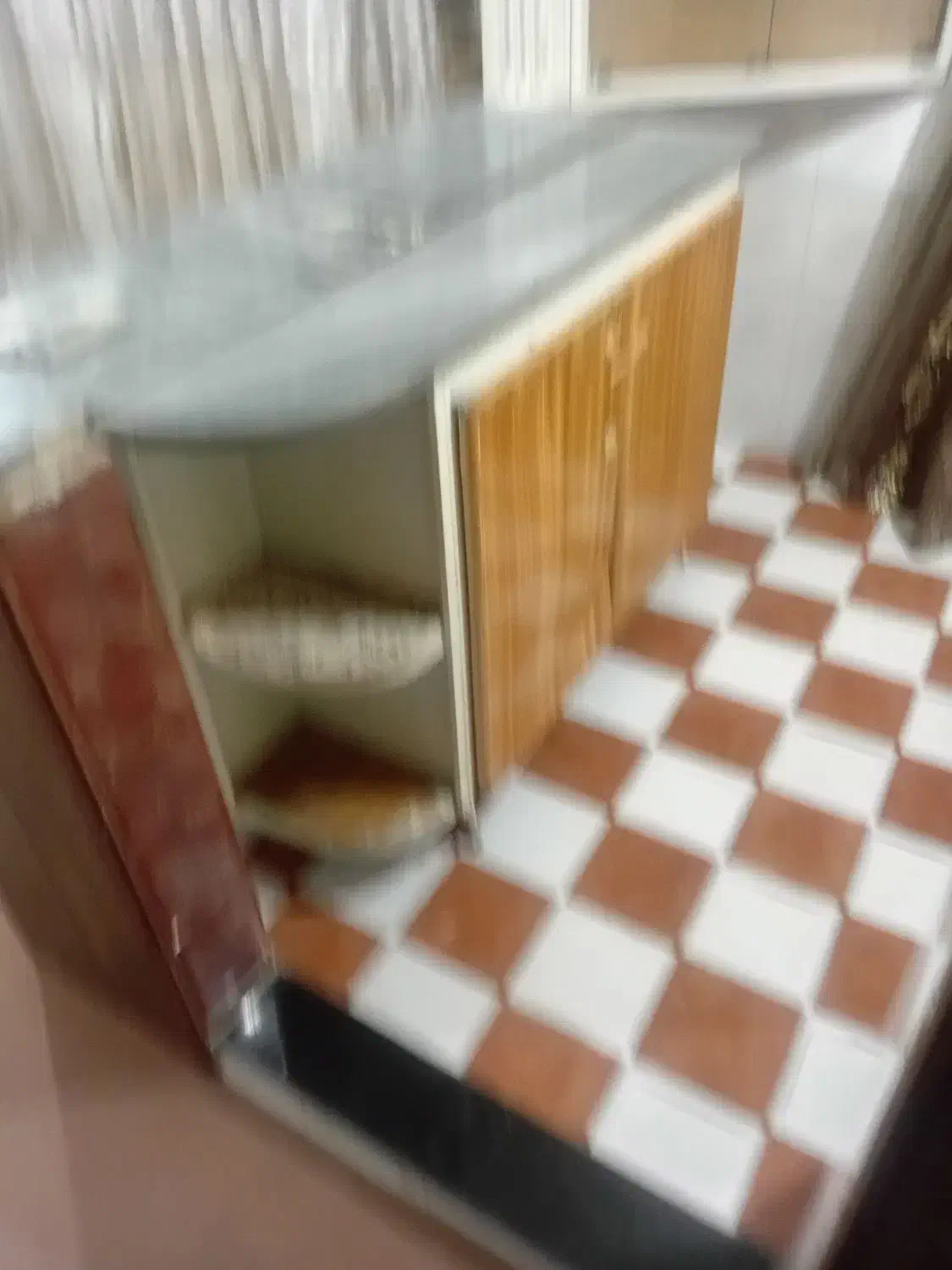 چهار تیکه کابینت دست دوم فلزی همراه با هود و شیر|هود|همدان, |دیوار