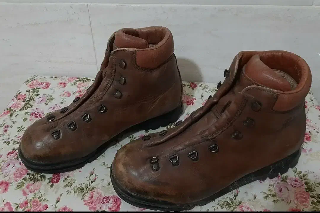 کفش مارک باچرم طبیعی ایتالیایی|کیف، کفش، کمربند|شهرکرد, |دیوار