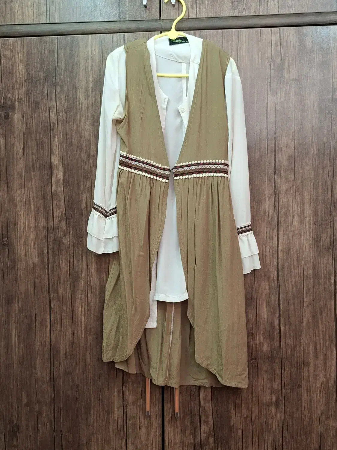 لباس زنانه|لباس|اصفهان, جاوان|دیوار