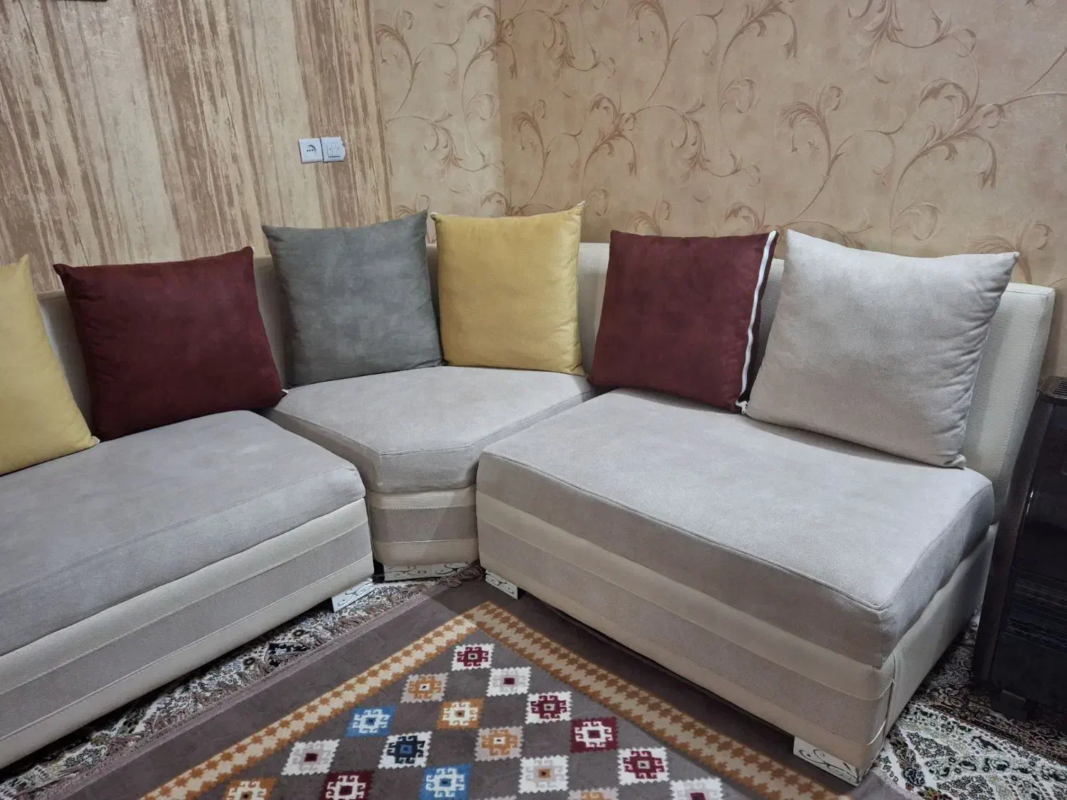 مبل راحتی در حد نو.خیلی تمیزه سالم مفت مفت|مبلمان خانگی و میز عسلی|تربتحیدریه, باغ ملی|دیوار