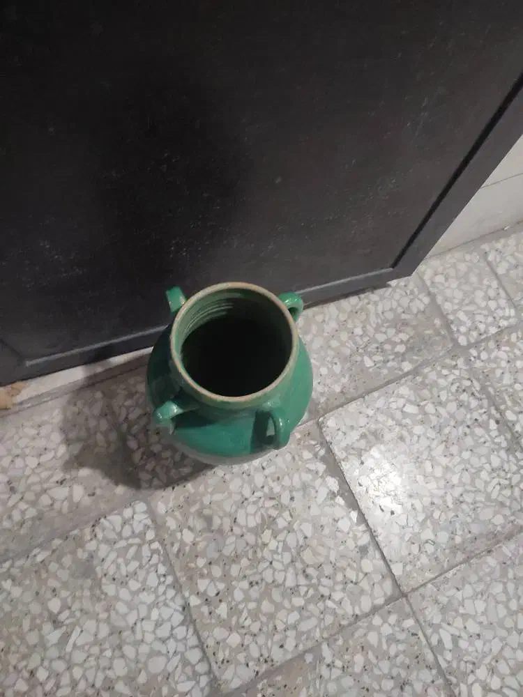 خمره سفالی|کلکسیون اشیاء عتیقه|شهر ری, شهادت|دیوار