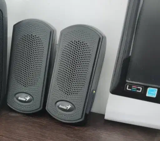 کامپیوتر کاملا سالم|رایانه رومیزی|صحنه, |دیوار