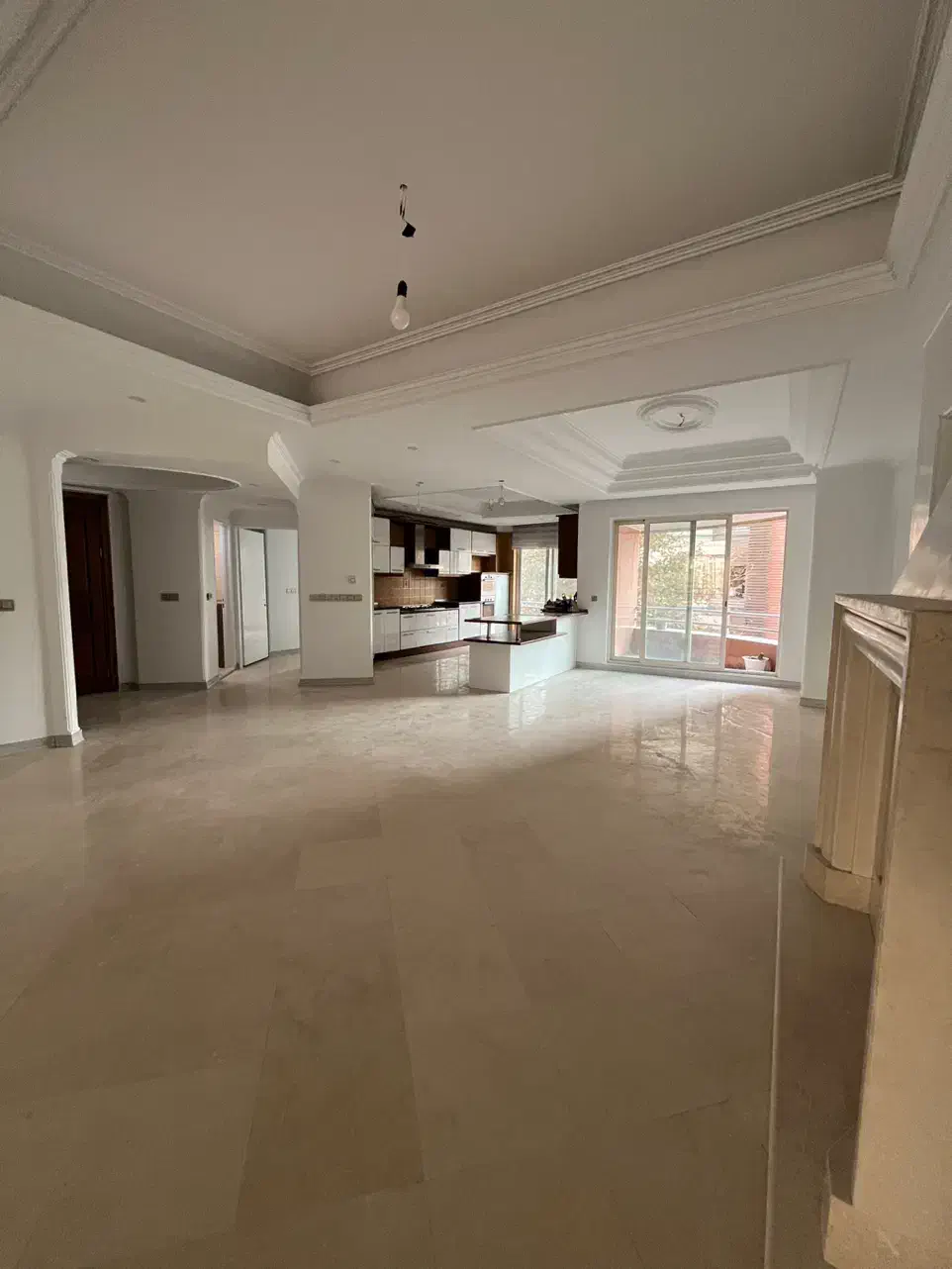 فرشته/ ۲۰۰ متر/ تک واحدی ۲ پارکینگ