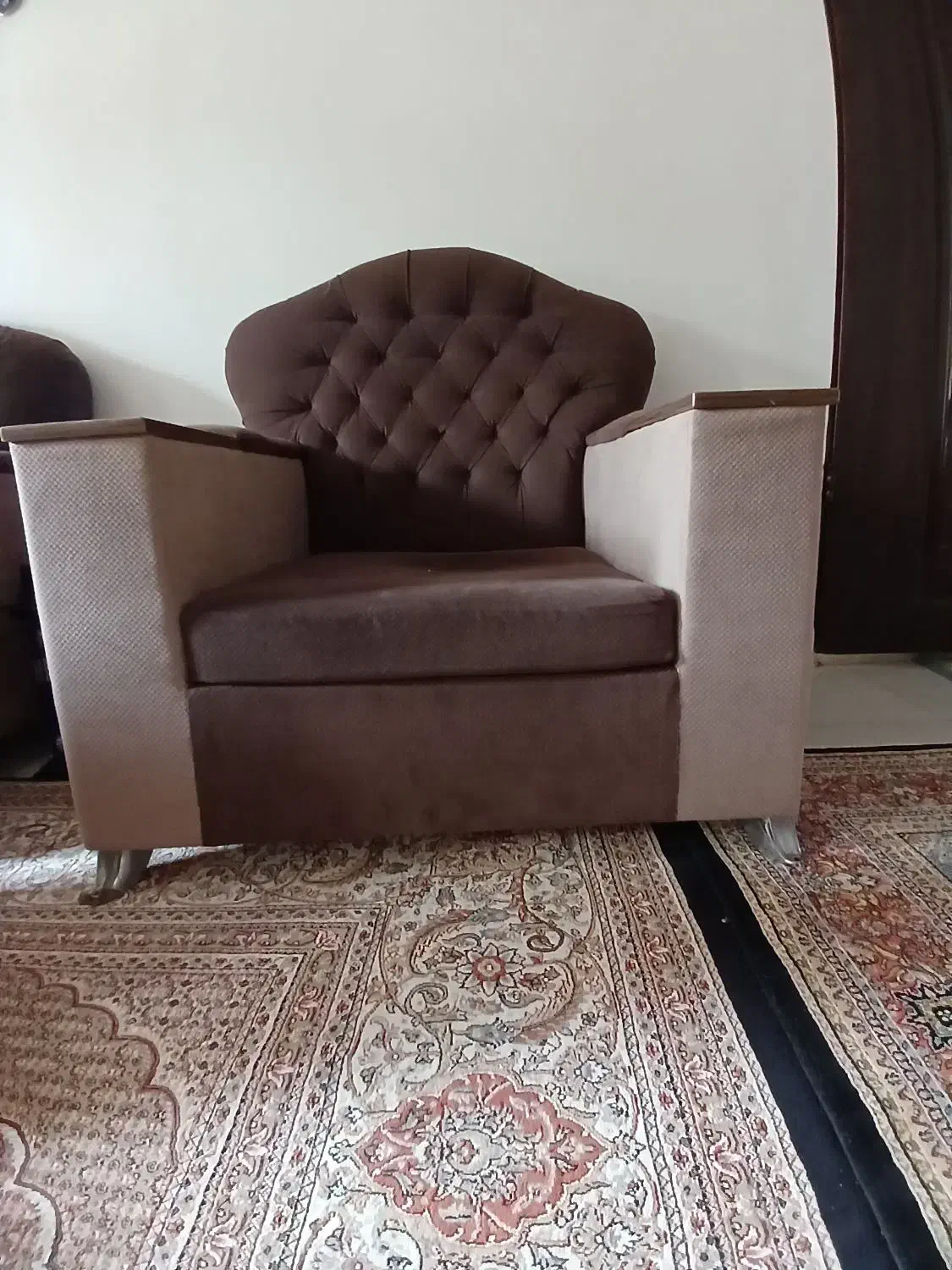 موبل ۷ نفره سالم|مبلمان خانگی و میز عسلی|رشت, حومه رشت|دیوار