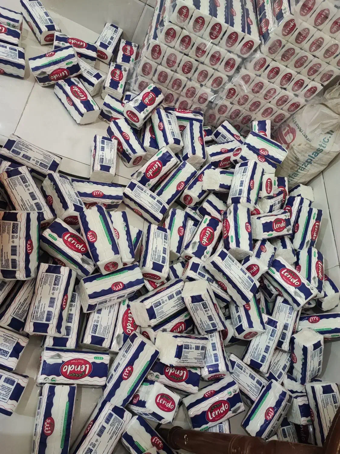 تولیدوفروش دستمال کاغذی به قیمت کارخانه|آرایشی، بهداشتی، درمانی|سنندج, |دیوار