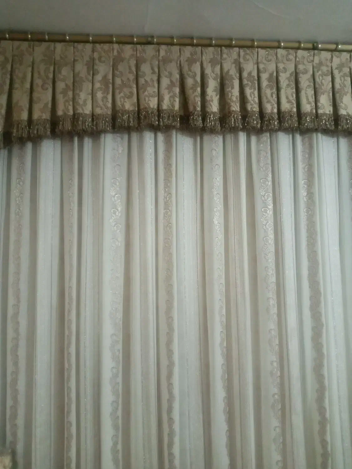 پرده|پرده، رانر، رومیزی|میانه, |دیوار