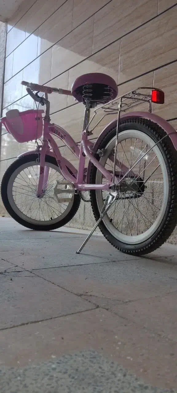 دوچرخه ۱۶|دوچرخه، اسکیت، اسکوتر|صدرا-فارس, فاز ۱|دیوار