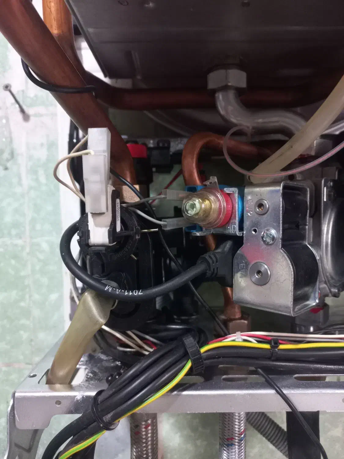 پکیج بوتان۲۸هزار درحدنو|آبگرمکن، پکیج، شوفاژ|تهران, شهرک طالقانی|دیوار