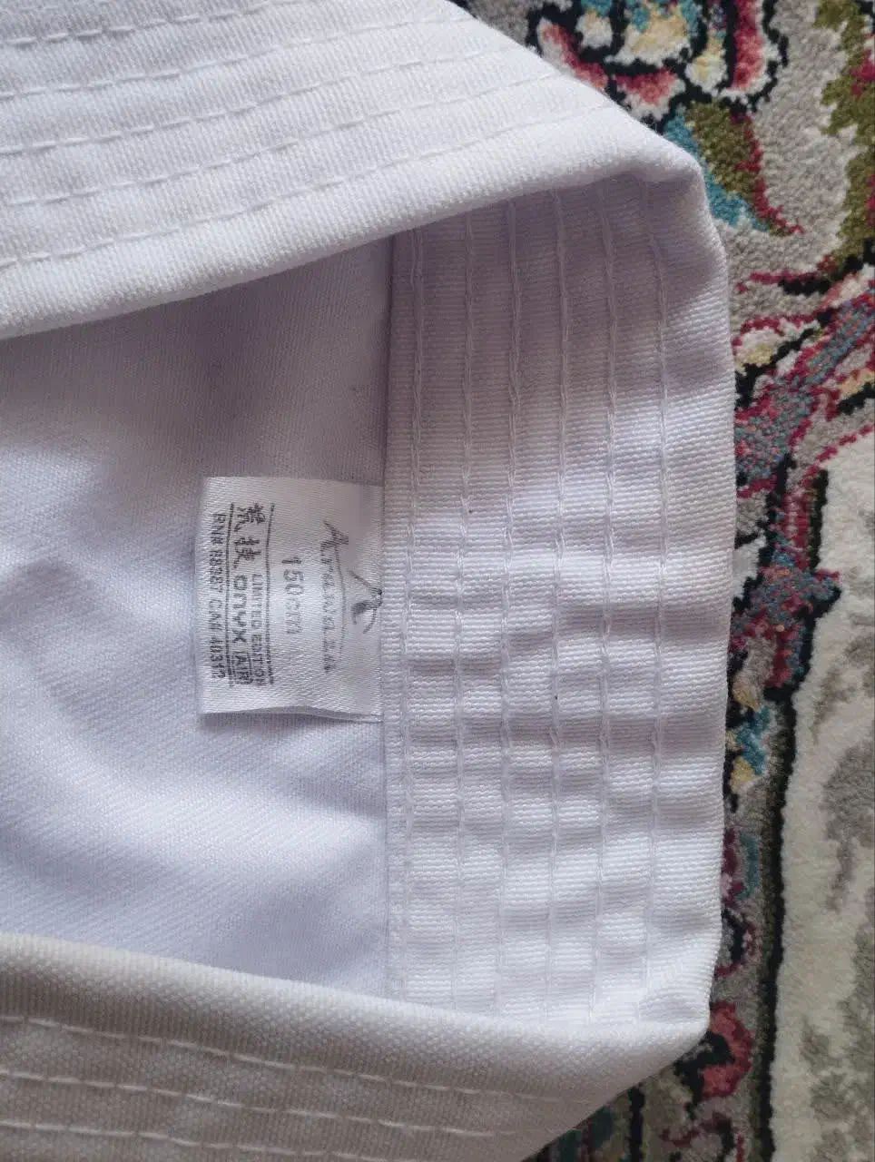 لباس کاتا|لباس|ساوه, |دیوار