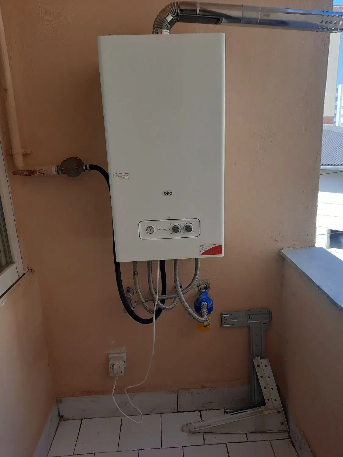 نصب وتعمیرانواع پکیج آبگرمکن رادیاتوروکولر اسپلیت|خدمات پیشه و مهارت|ساری, |دیوار