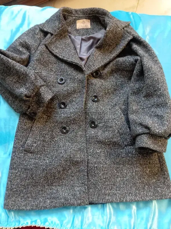 پالتوکتی خاکستری رنگ|لباس|قوچان, |دیوار