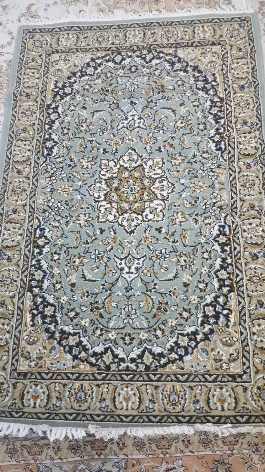 قالیچه ماشینی رنگ سبز و موکت نمدی ساده و کبریتی|فرش|کرج, فاز ۴ مهرشهر|دیوار