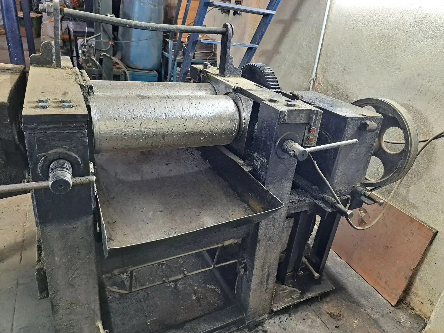 دستگاه پرس لاستیک و غلطک یا نورد لاستیک|ماشینآلات صنعتی|تهران, یافت آباد جنوبی|دیوار