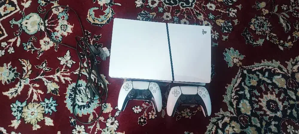 ps5 slim با دو دسته|کنسول، بازی ویدئویی و آنلاین|فسا, |دیوار