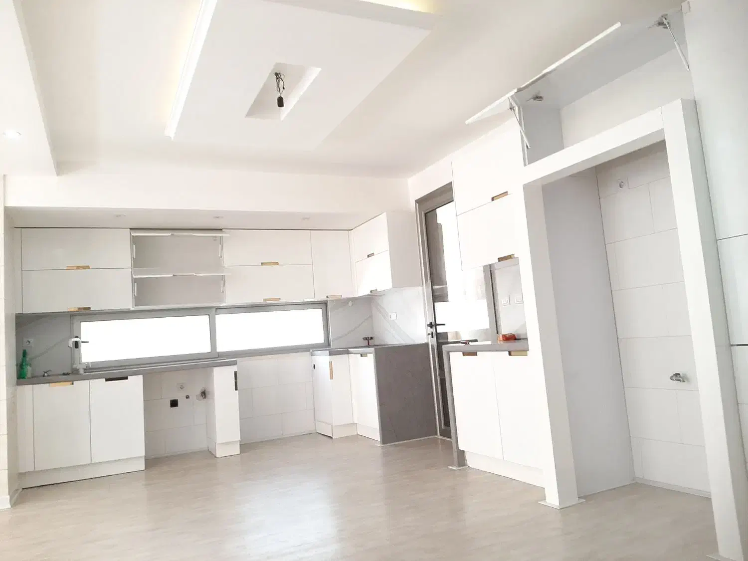 آپارتمان نوساز شیک ۱۴۰ متری آپادانا دوم|فروش آپارتمان|اصفهان, باغ نگاره|دیوار