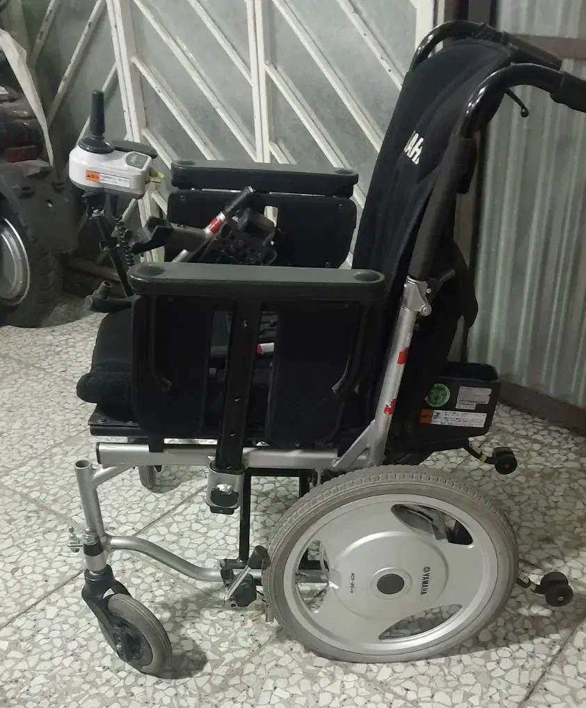 ویلچر برقی برند یاماها|آرایشی، بهداشتی، درمانی|برخوار, |دیوار